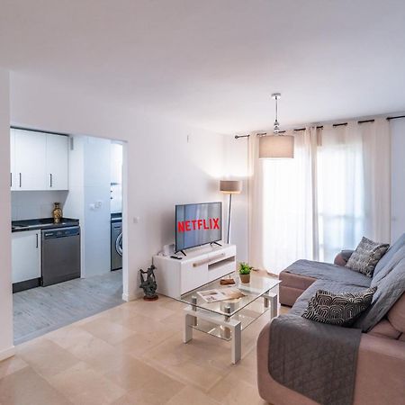 Casa Playa Guadalmar, Beautiful Apartment In Front Of The Sea, Wifi, Ac, Smart Tv, Private Parking Málaga Exteriör bild