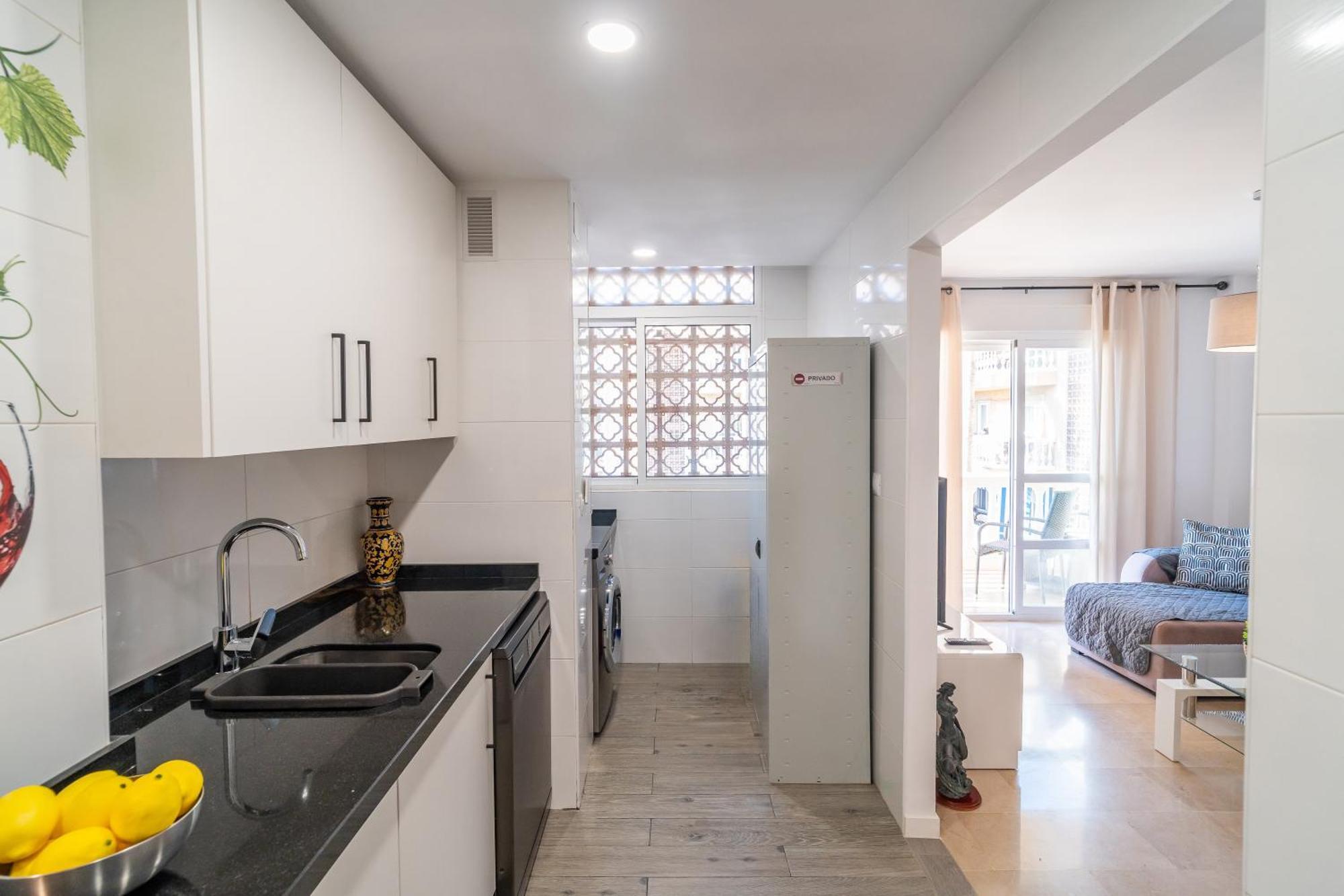 Casa Playa Guadalmar, Beautiful Apartment In Front Of The Sea, Wifi, Ac, Smart Tv, Private Parking Málaga Exteriör bild
