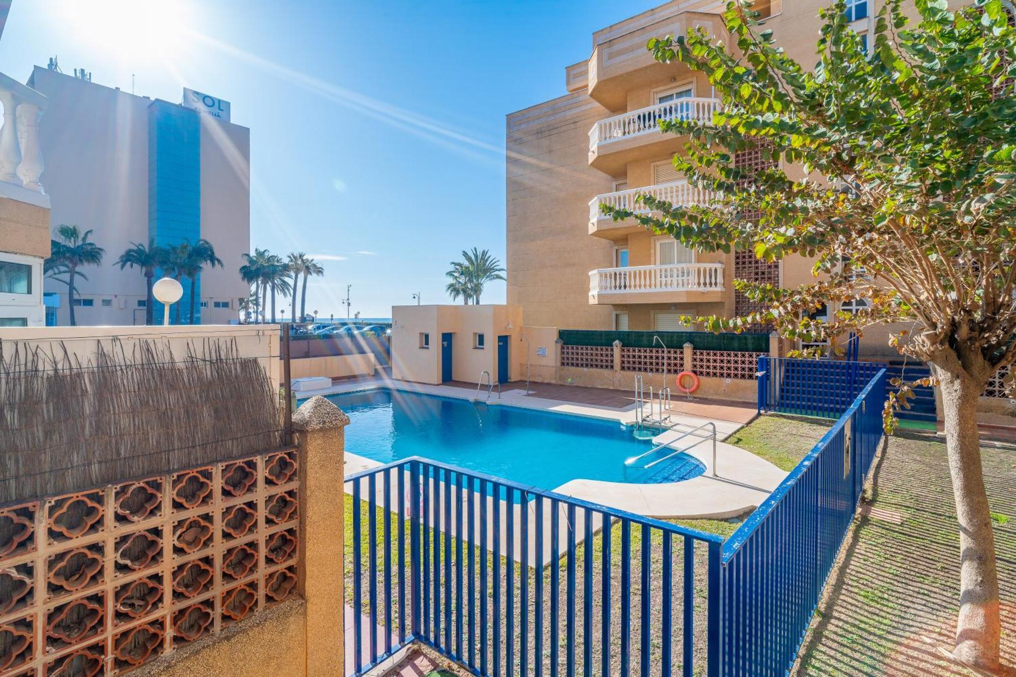 Casa Playa Guadalmar, Beautiful Apartment In Front Of The Sea, Wifi, Ac, Smart Tv, Private Parking Málaga Exteriör bild
