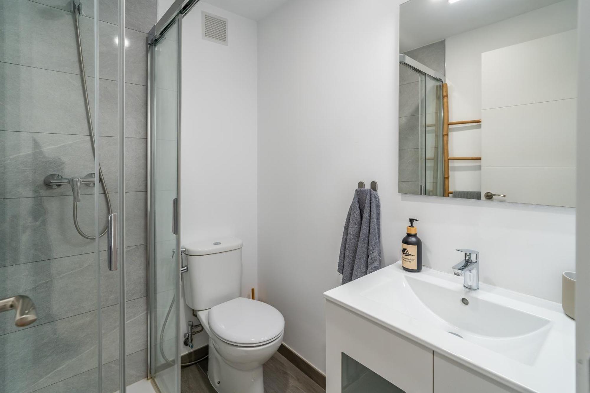 Casa Playa Guadalmar, Beautiful Apartment In Front Of The Sea, Wifi, Ac, Smart Tv, Private Parking Málaga Exteriör bild
